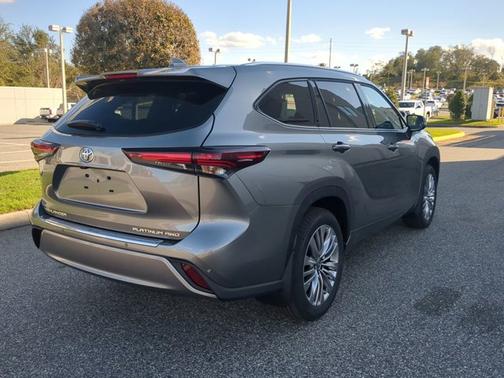 2026 Toyota Highlander Platinum