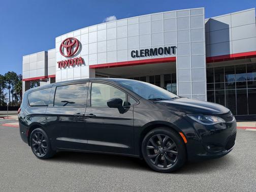 2020 Chrysler Pacifica Touring