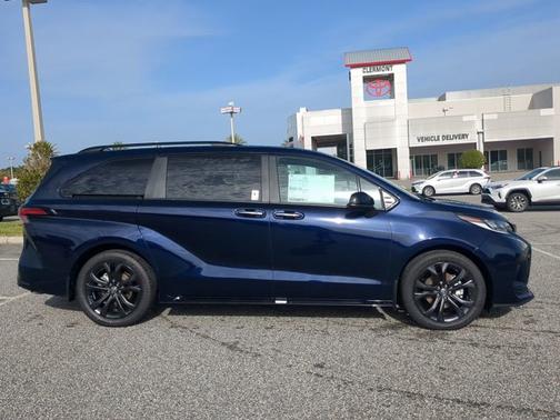 2025 Toyota Sienna XSE