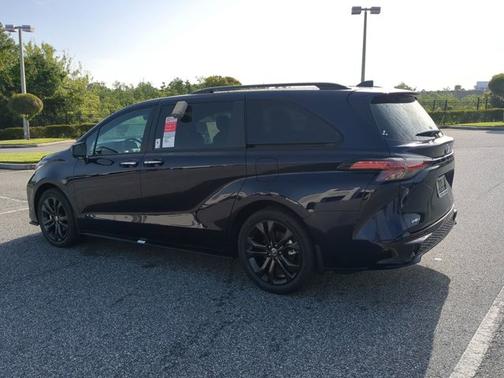 2025 Toyota Sienna XSE