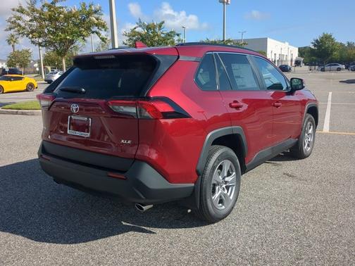 2025 Toyota RAV4 XLE