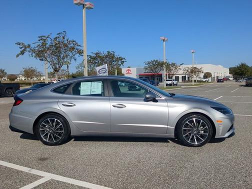 2021 Hyundai SONATA Limited