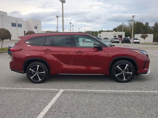 2022 Toyota Highlander XSE