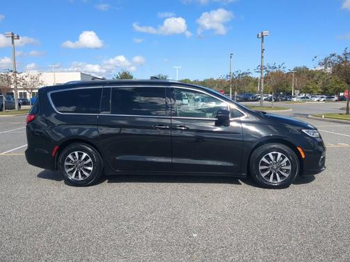 2021 Chrysler Pacifica Touring L