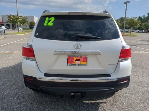 2012 Toyota Highlander SE