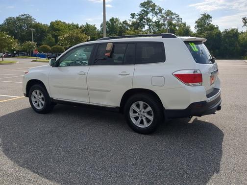 2012 Toyota Highlander SE