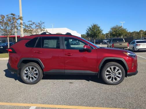 2025 Toyota RAV4 XLE Premium