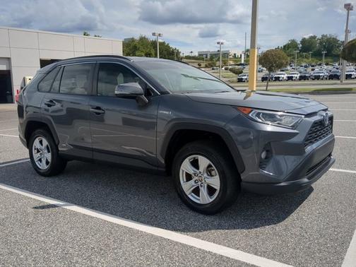 2021 Toyota RAV4 Hybrid XLE