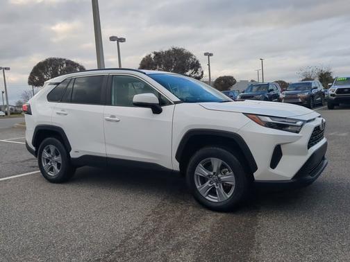 2025 Toyota RAV4 Hybrid XLE