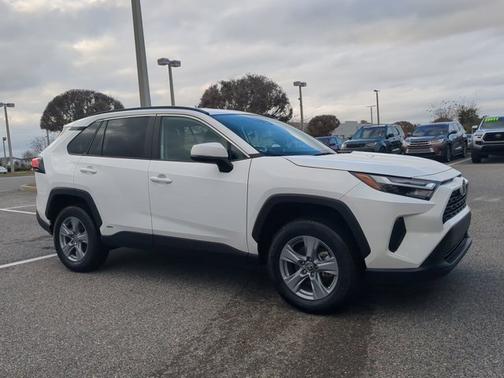 2025 Toyota RAV4 Hybrid XLE