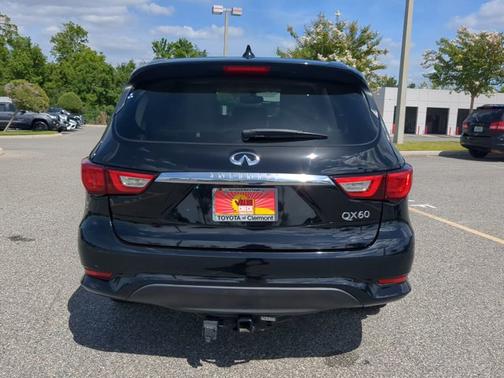 2017 INFINITI QX60 Base