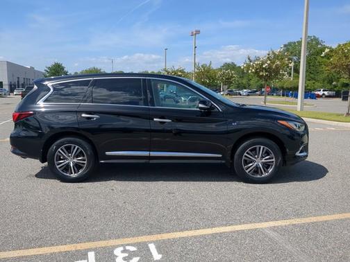 2017 INFINITI QX60 Base