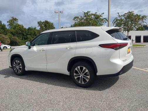 2021 Toyota Highlander XLE