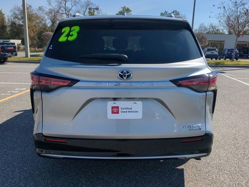 2023 Toyota Sienna Platinum