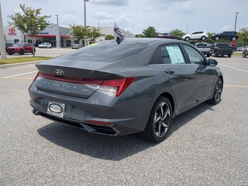 2023 Hyundai ELANTRA Limited
