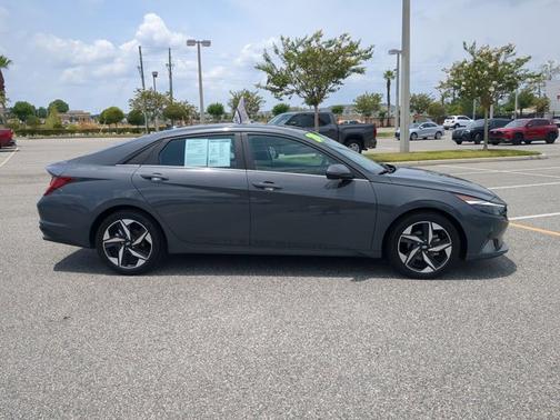 2023 Hyundai ELANTRA Limited