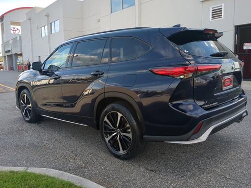 2022 Toyota Highlander XSE