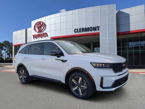 Glacial White Pearl 2023 Kia Sorento S