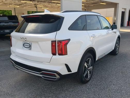 Glacial White Pearl 2023 Kia Sorento S