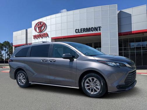 2023 Toyota Sienna LE