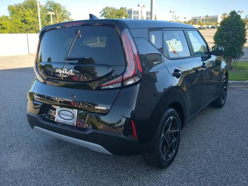 Fusion Black 2023 Kia Soul EX