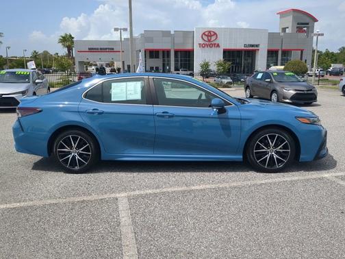 2023 Toyota Camry SE