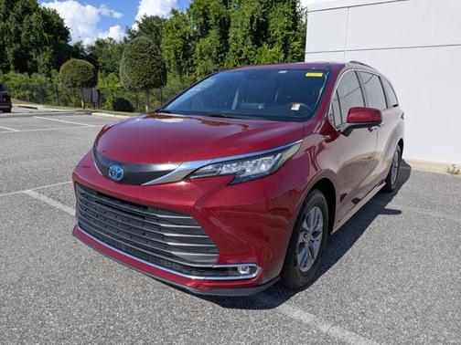 Gray 2023 Toyota Sienna XLE