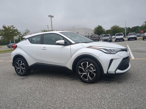 2022 Toyota C-HR XLE