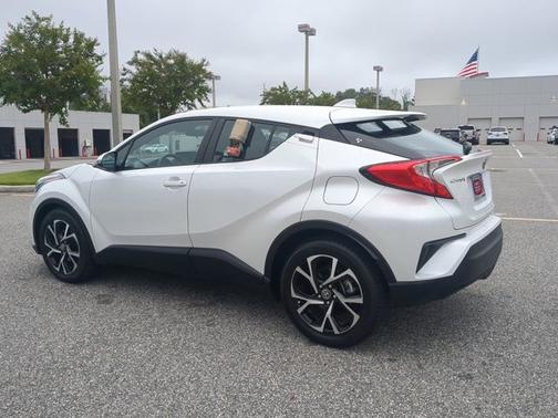 2022 Toyota C-HR XLE