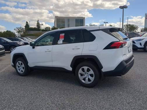 2025 Toyota RAV4 LE
