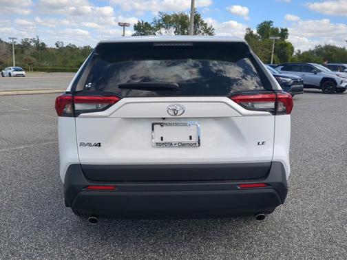 2025 Toyota RAV4 LE
