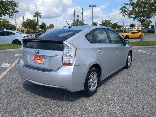 2010 Toyota Prius III