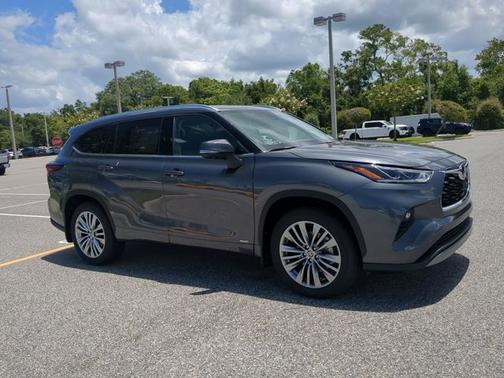 2025 Toyota Highlander Hybrid Platinum
