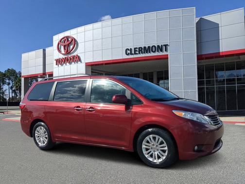 2017 Toyota Sienna XLE