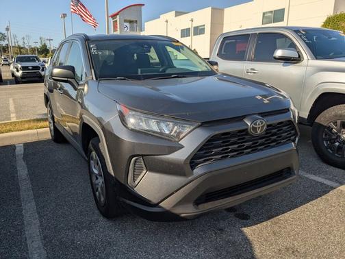 2020 Toyota RAV4 LE