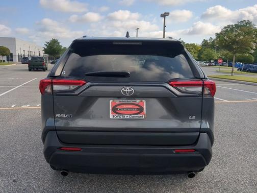 2020 Toyota RAV4 LE