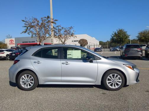 2026 Toyota Corolla Hatchback SE