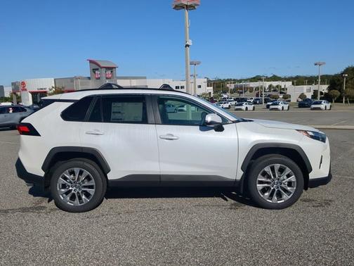 2025 Toyota RAV4 XLE Premium