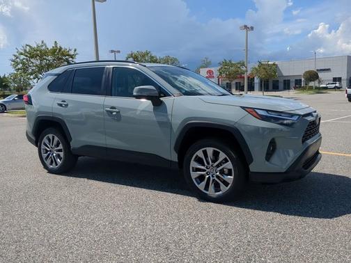 2022 Toyota RAV4 XLE Premium