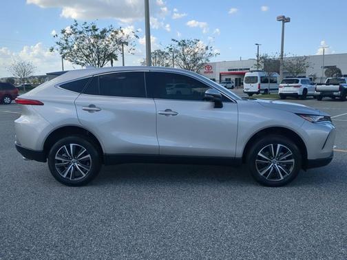 2022 Toyota Venza LE