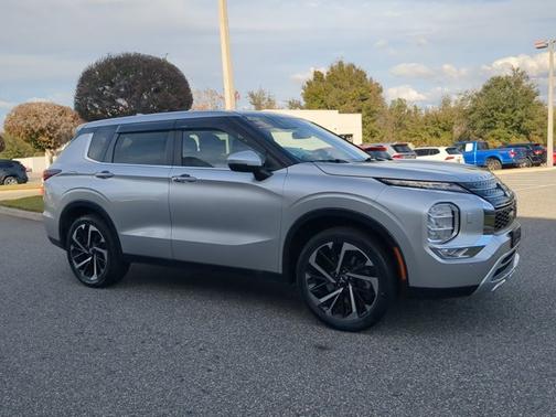 2022 Mitsubishi Outlander SE