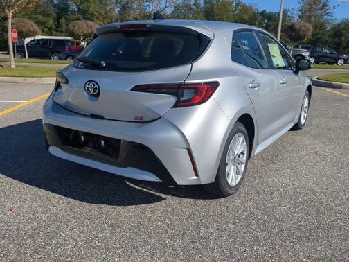 2026 Toyota Corolla Hatchback SE
