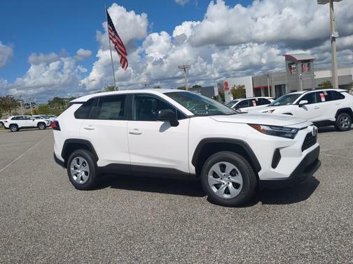 2025 Toyota RAV4 LE