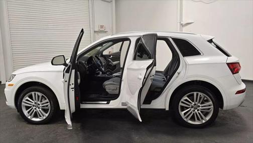2018 Audi Q5 2.0T Premium Plus