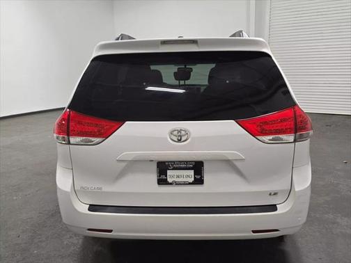 2014 Toyota Sienna SE