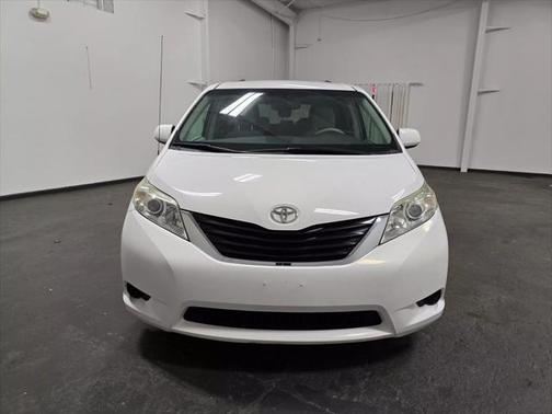 2014 Toyota Sienna SE