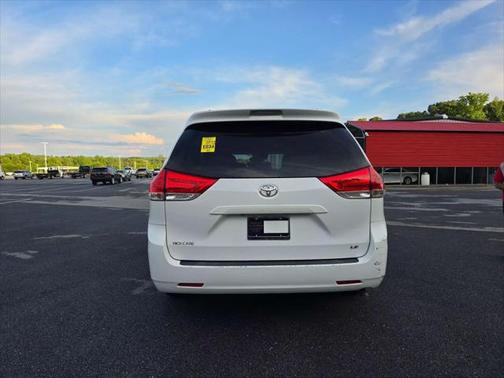 2014 Toyota Sienna SE