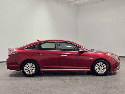 2016 Hyundai SONATA Hybrid SE