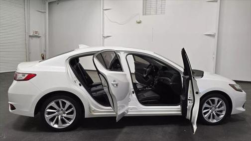 2017 Acura ILX AcuraWatch Plus Package