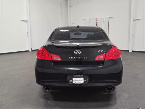 2011 INFINITI G25x Base